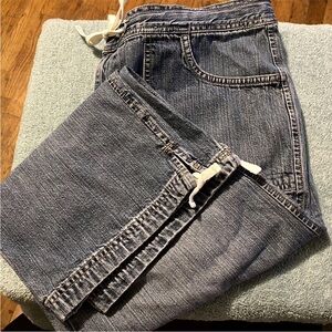Old Navy Blue Denim Capri with White Drawstring size 14